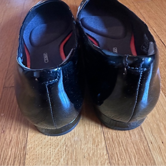 Rockport Black Patent Leather Pointed Toe Ballet Flats, Size 9.5 - Picture 4 of 5